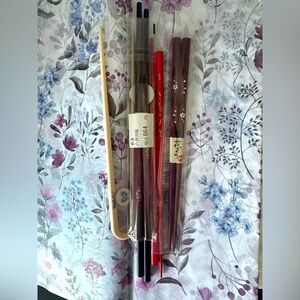 4 Japanese Chopsticks – Brand New with Beautiful Designs!​